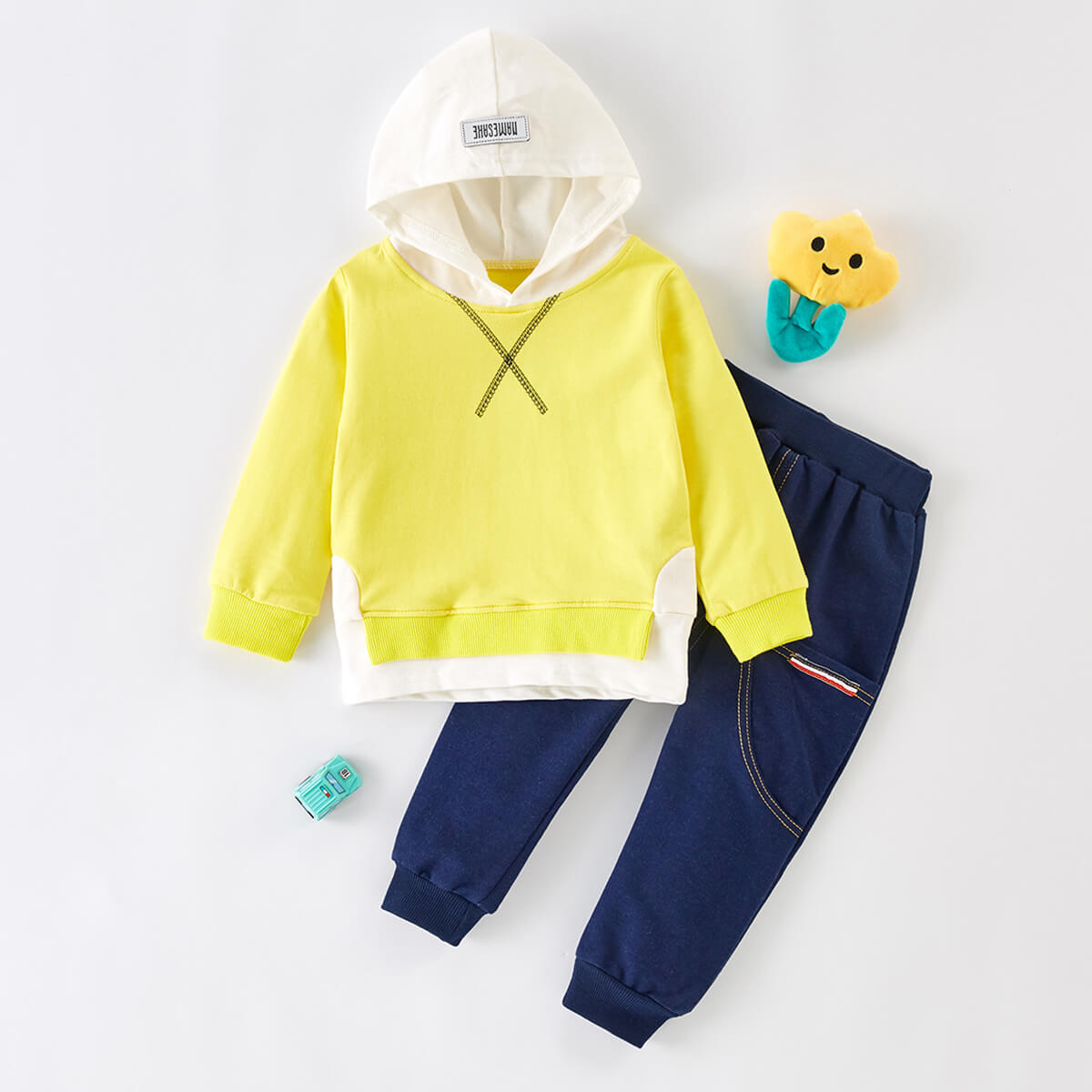 Mayoreo Conjunto de sudadera y pantalón con capucha y empalme informal de 2 piezas Amarillo 2-3 años