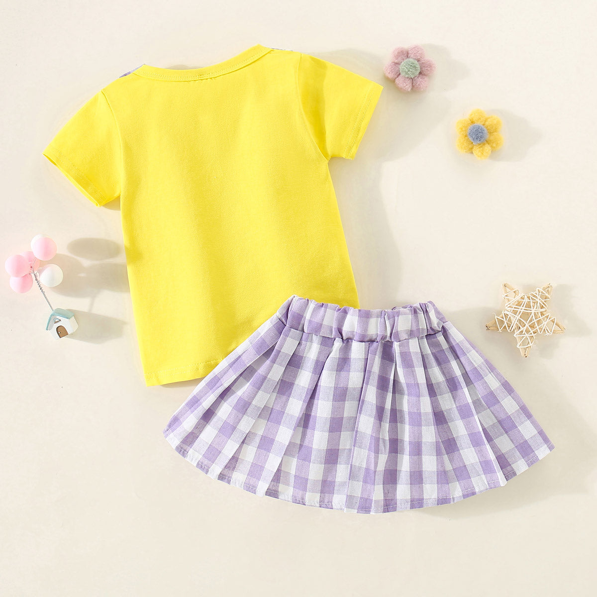 Mayoreo Camiseta con decoración de pajarita y solapa a cuadros para niña pequeña de 2 piezas y falda plisada a cuadros Amarillo 12-18 M