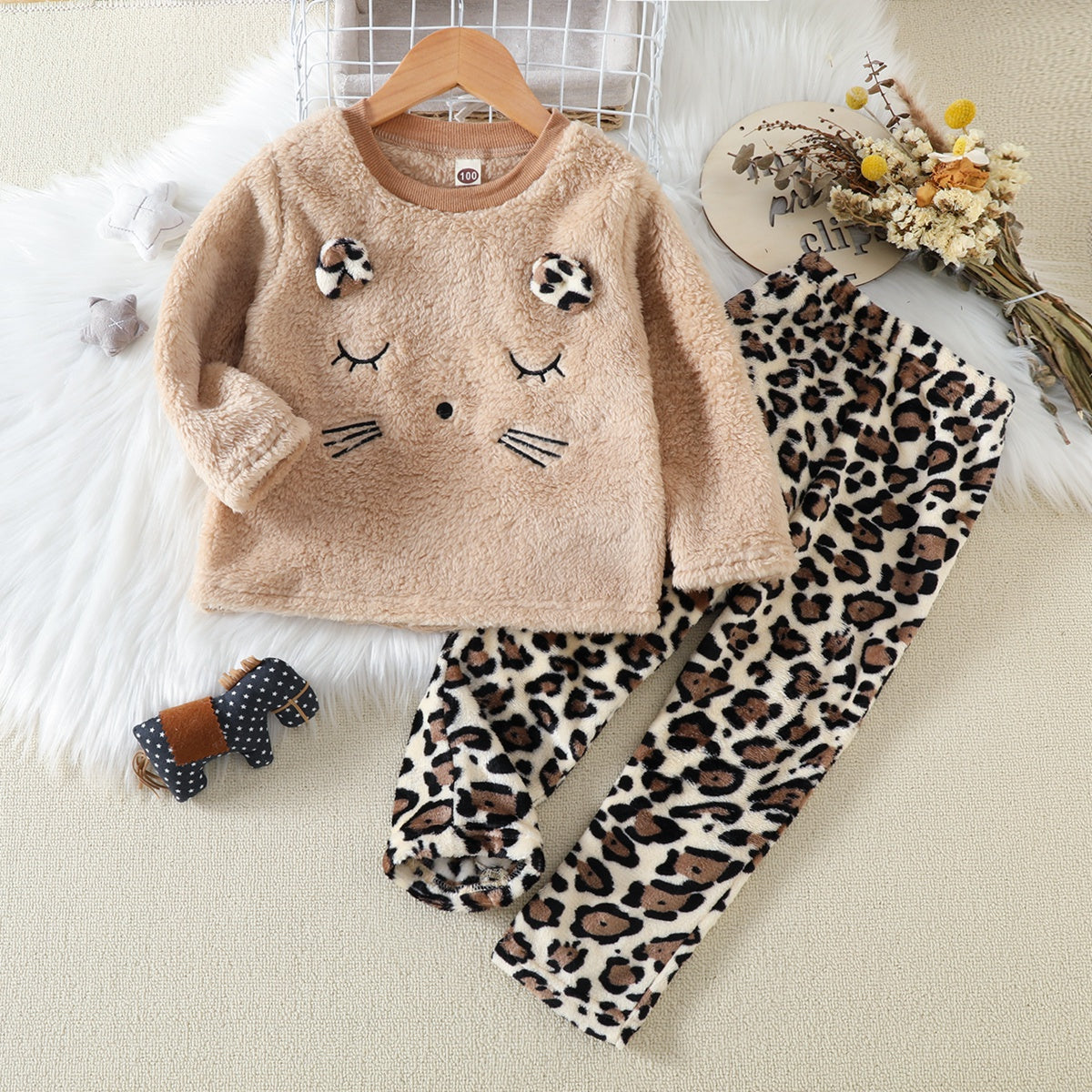 Mayoreo Conjunto de pijama de 2 piezas para niña pequeña 100% algodón de color sólido estilo gato de manga larga de felpa y pantalones de felpa con estampado de leopardo marrón 18-24 M