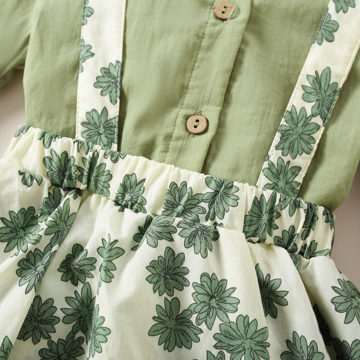 Mayoreo Blusa de manga con volantes y peto de color liso para bebé Falda floral Verde 12-18 M