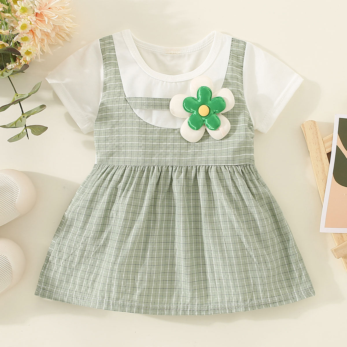 Mayoreo Vestido de manga corta con decoración de flores en 3D de patchwork de bloque de color a cuadros de algodón puro para niña pequeña Verde 18-24 M