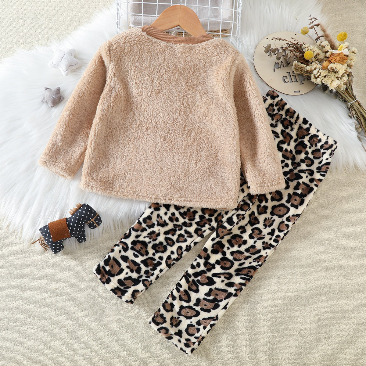Mayoreo Conjunto de pijama de 2 piezas para niña pequeña 100% algodón de color sólido estilo gato de manga larga de felpa y pantalones de felpa con estampado de leopardo marrón 2-3 Y