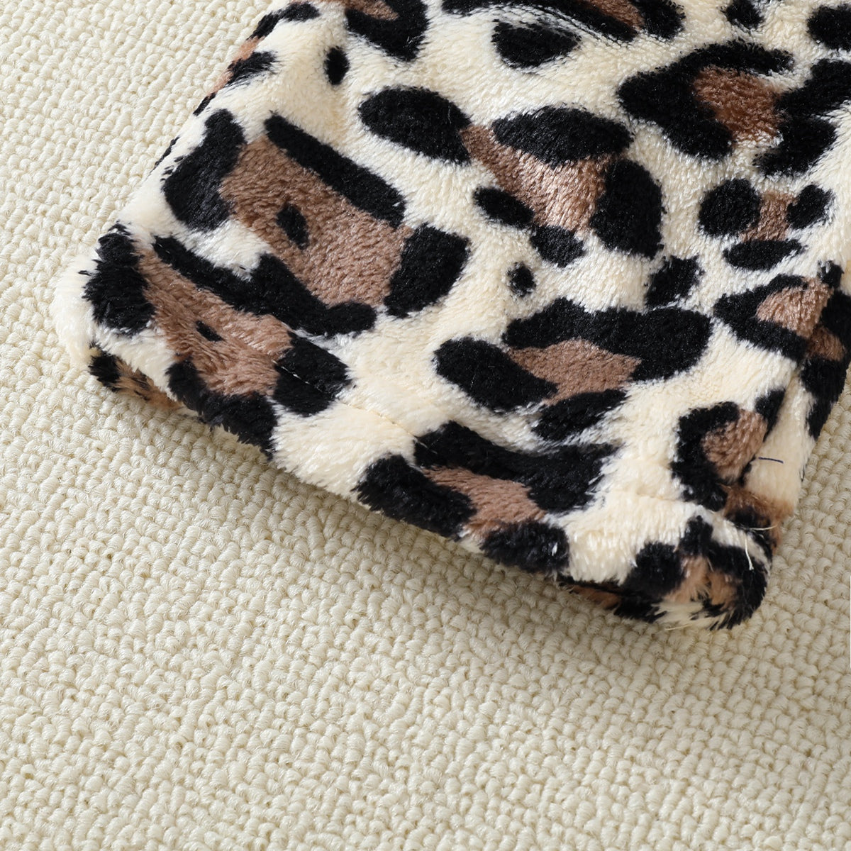 Mayoreo Conjunto de pijama de 2 piezas para niña pequeña 100% algodón de color sólido estilo gato de manga larga de felpa y pantalones de felpa con estampado de leopardo marrón 4-5 Y