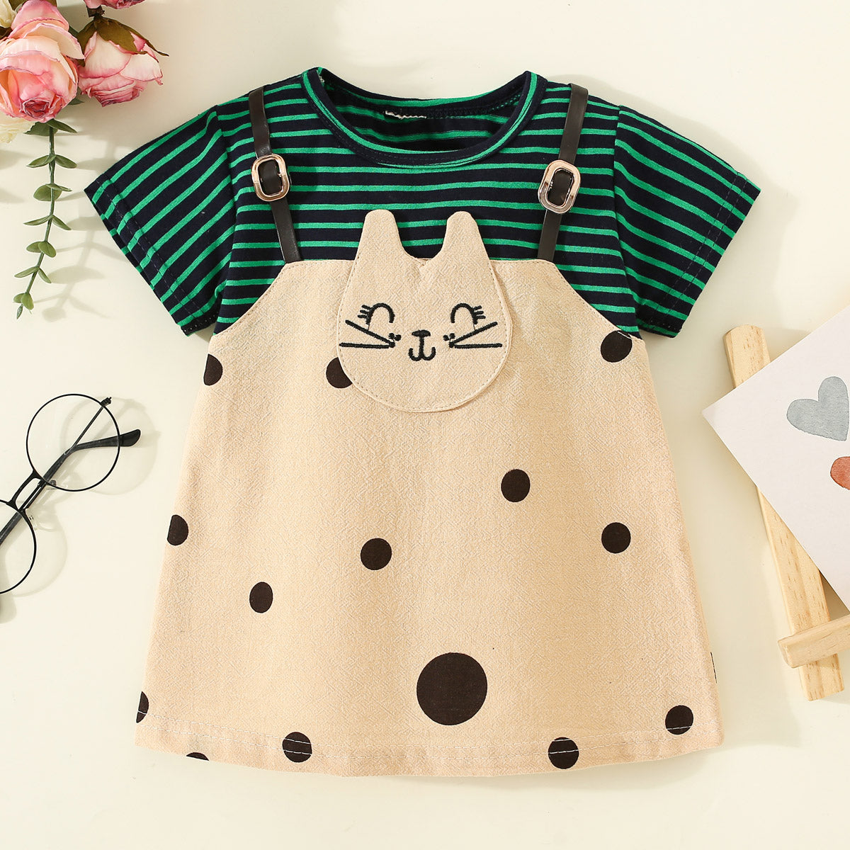 Mayoreo Vestido de manga corta estilo gato de patchwork a rayas con lunares de algodón puro para niña pequeña Verde 2-3 Y